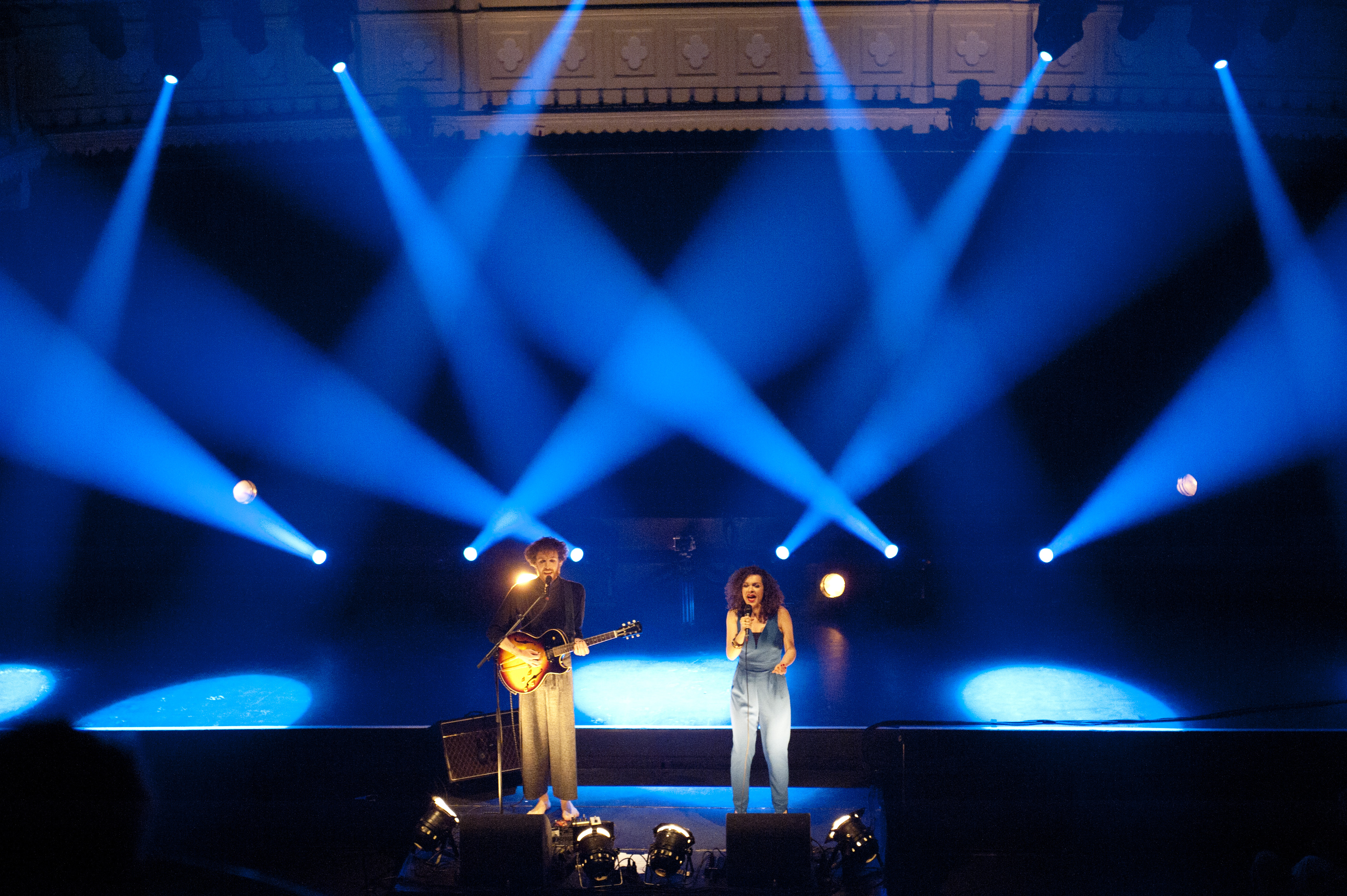 Marnix Dorrestein and Nora Fischer perform Hush in Paradiso, Amsterdam