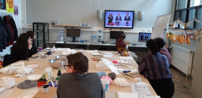 AKI Biolab, Living Images class with Christine van der Heide on natural dyeing. Class interrupted by the national conference on COVID-19 and the announcement of the measures that were taken against the risks. Nevertheless, we kept working that day, since 